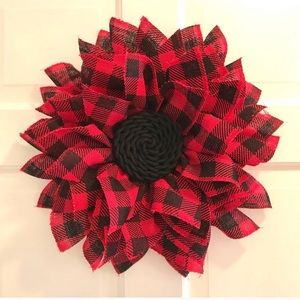 NWOT BUFFALO PLAID WREATH